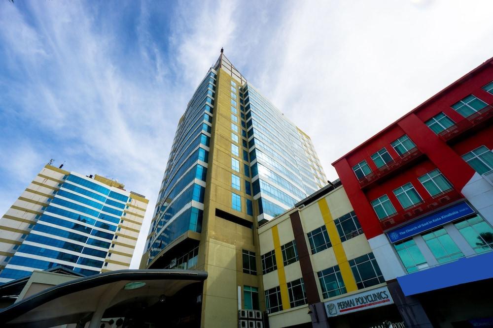 Grand Borneo Hotel Kota Kinabalu Exterior foto