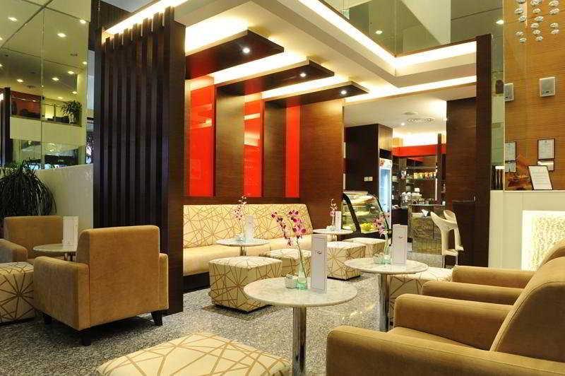 Grand Borneo Hotel Kota Kinabalu Exterior foto
