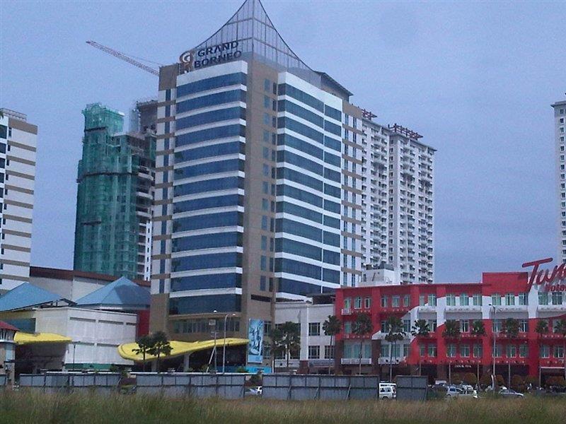 Grand Borneo Hotel Kota Kinabalu Exterior foto
